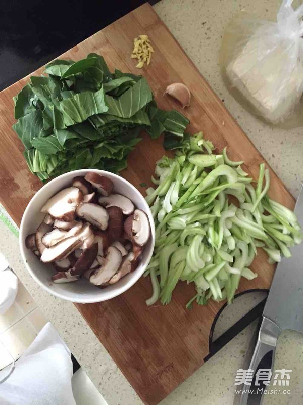 青菜炒香菇豆腐