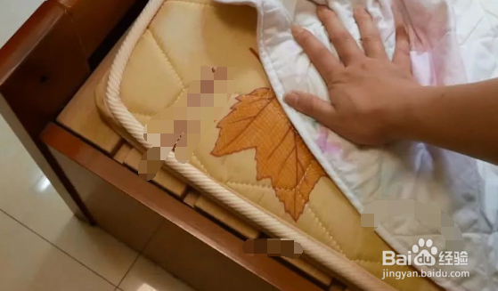 如何防止床单老是往下掉