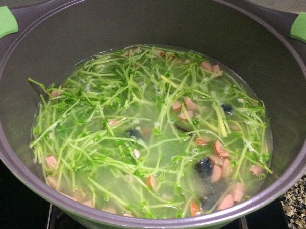 皮蛋火腿上汤豆苗