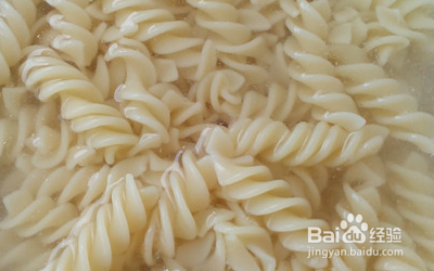 奶香咖喱鸡丁意面的制作方法