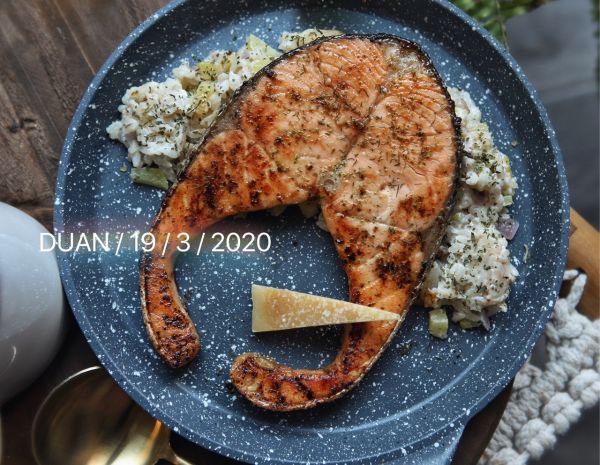 秘制香煎三文鱼佐奶油炖饭