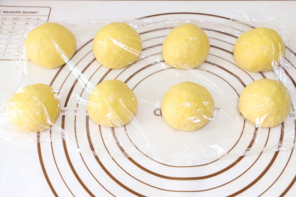 南瓜肉松芝麻包