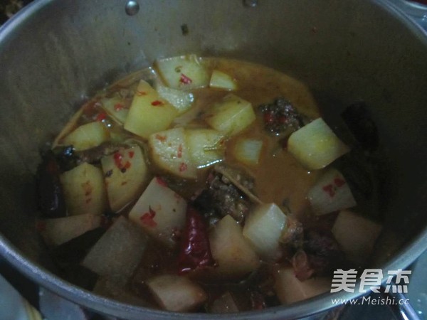 萝卜烧牛肉的做法