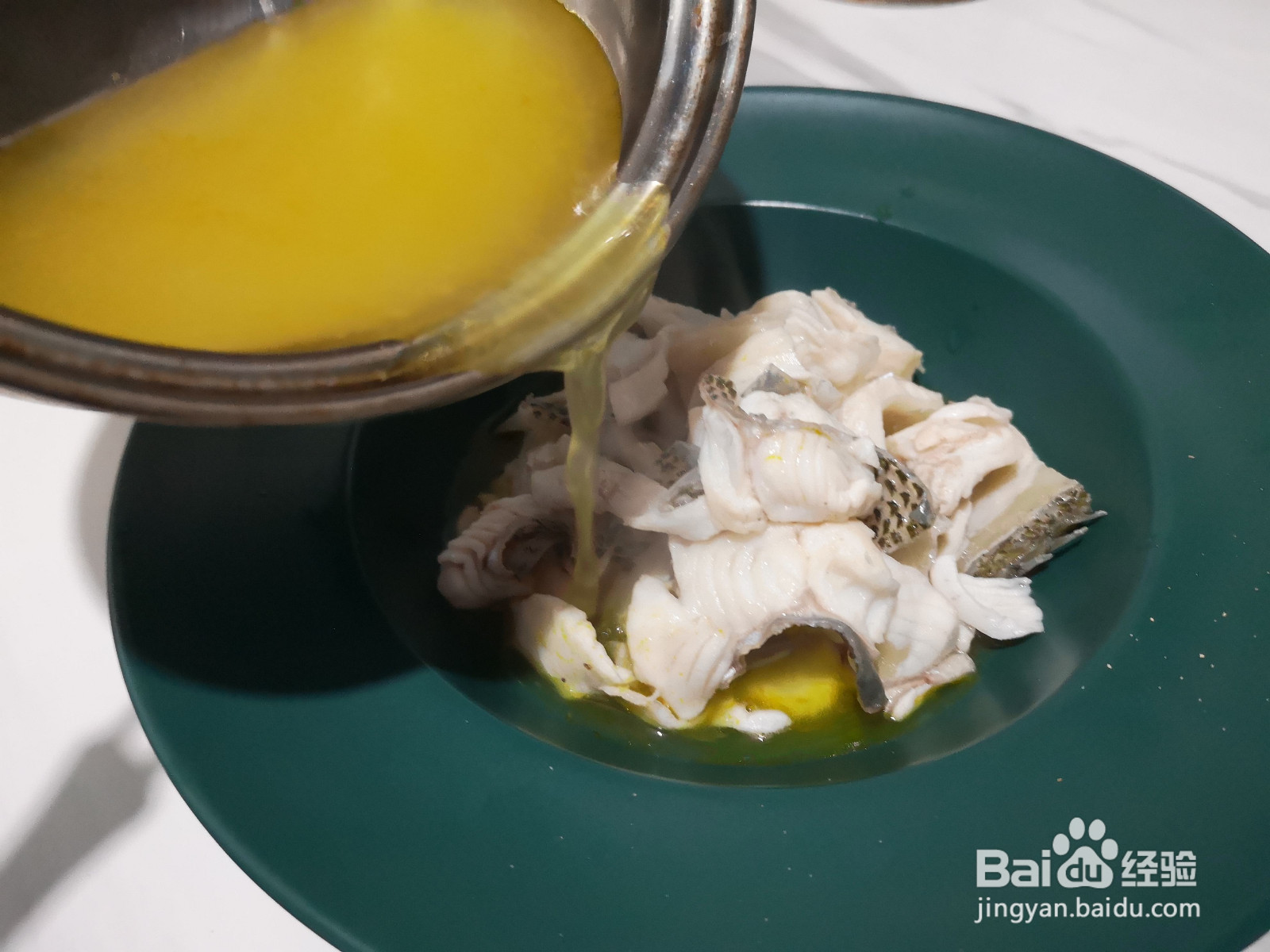 金汤酸辣鲈鱼的做法