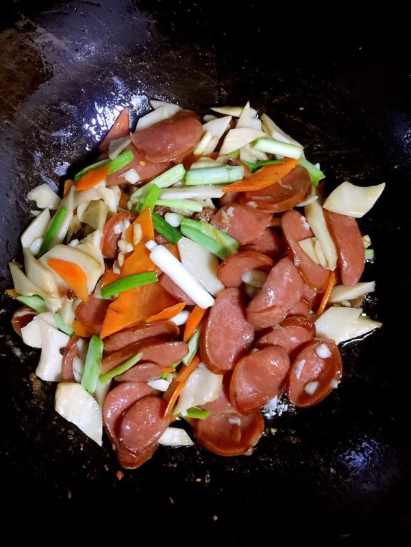杏鲍菇炒火腿肠