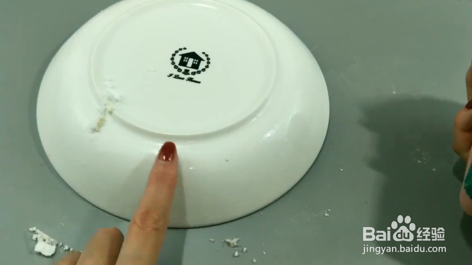 盘子上污垢太难洗,用完这个办法就跟新的一样!