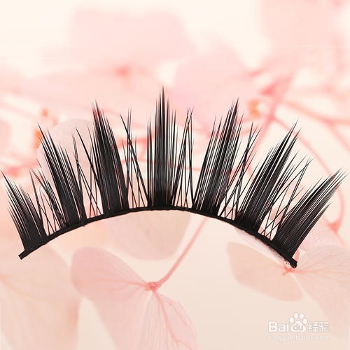 怎么贴假睫毛显眼大