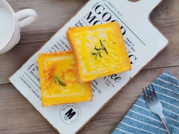 芝士沙拉烤吐司片