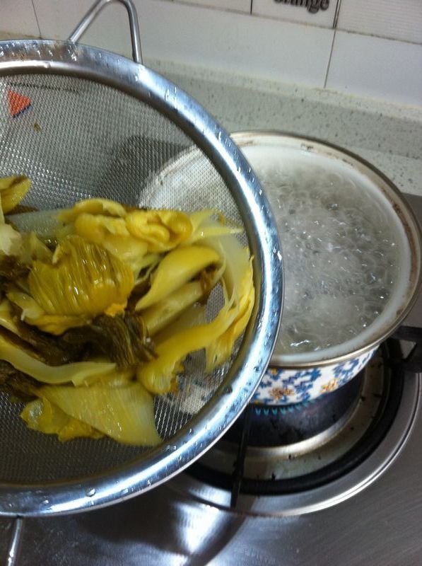 酸菜豆腐猪肉丸汤