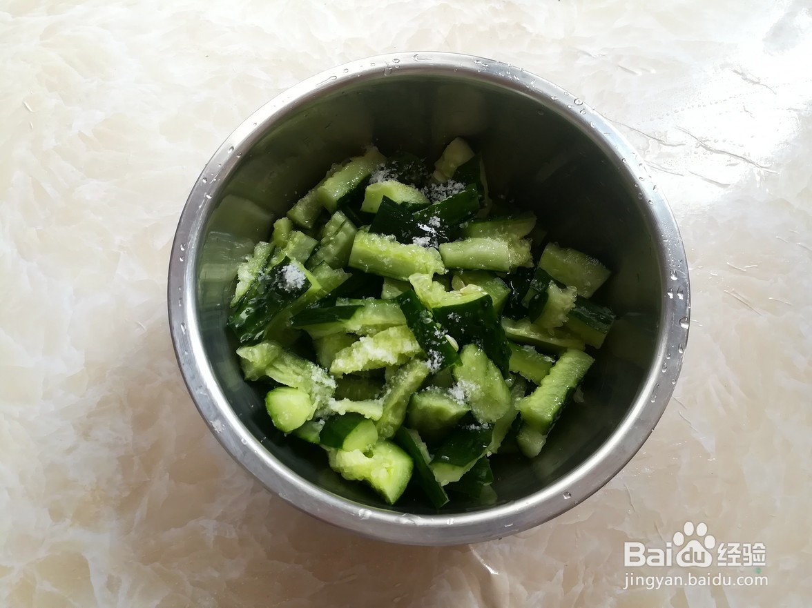 如何制作美味凉拌黄瓜？