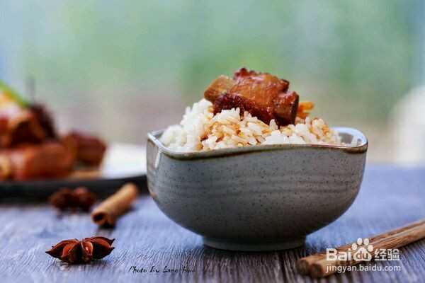 茄汁排骨配米饭的做法