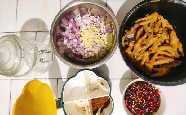 吮指灵魂麻辣泡鸡爪