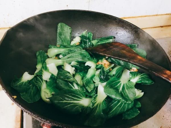 青菜虾仁炒米粉