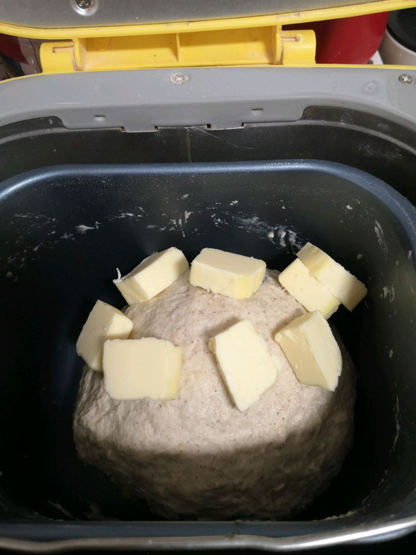 葡萄干核桃仁面包