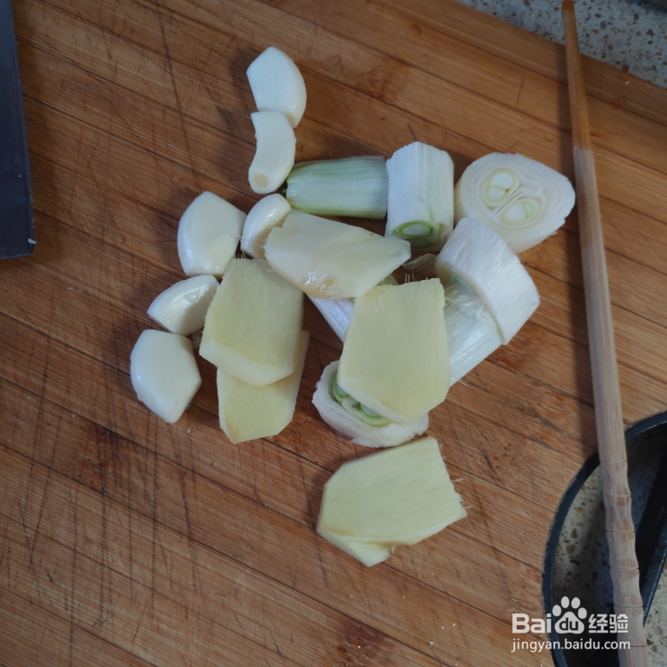 海鲜教程-鱼头炖豆腐