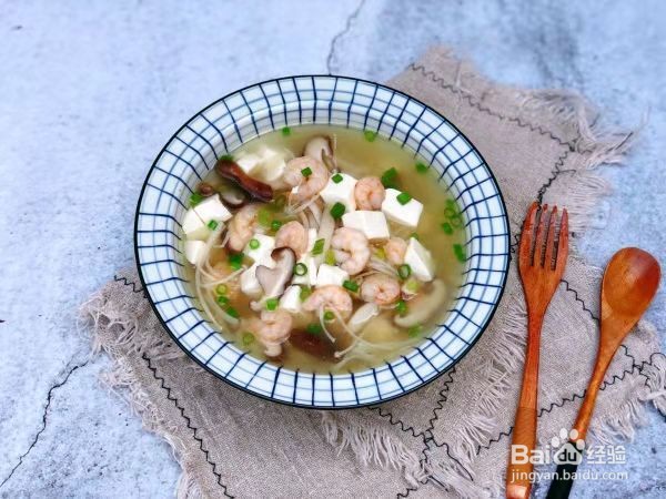 菌菇虾仁豆腐汤