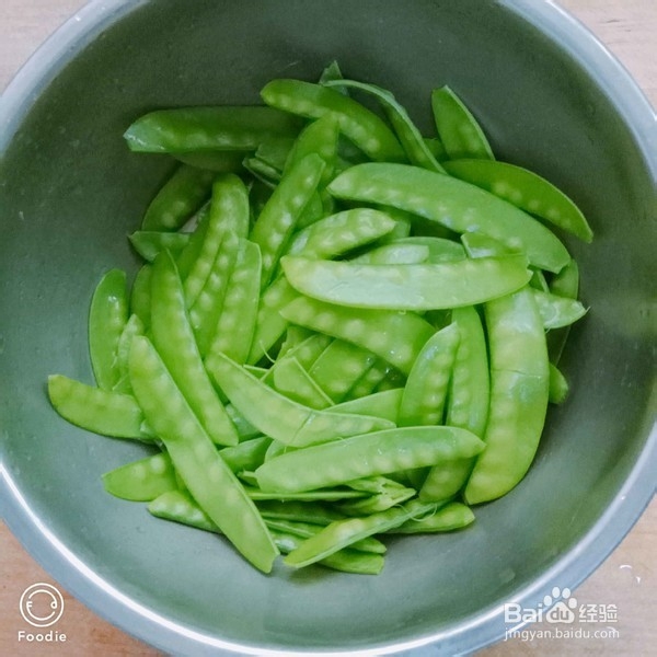 腊肉荷兰豆的做法