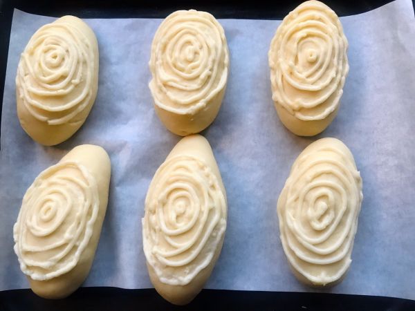 蒜香卡仕达酱面包