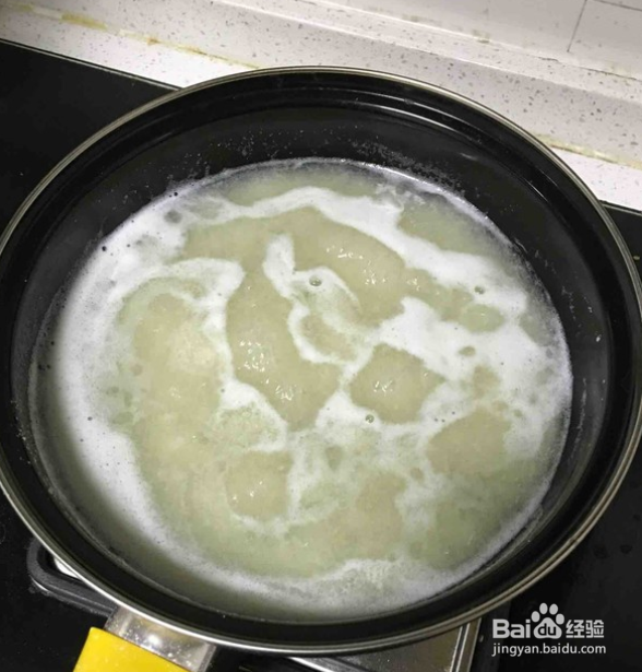 雪梨银耳甜羹