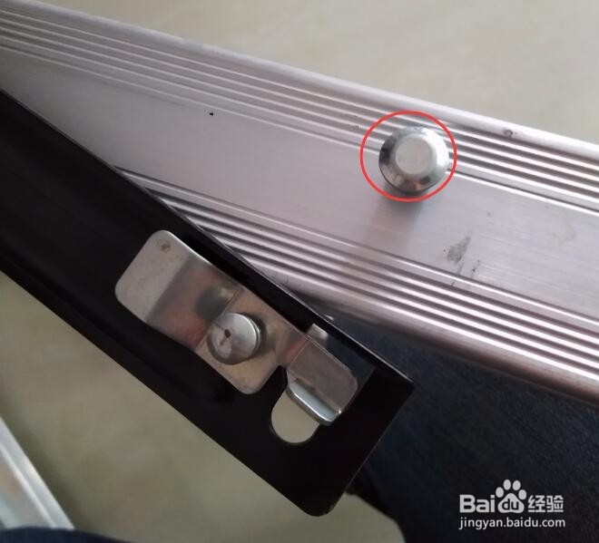 如何正确打开使用人字梯