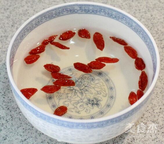 银耳枸杞南瓜盅