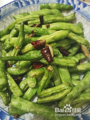 如何做出好吃的腊肠炒四季豆