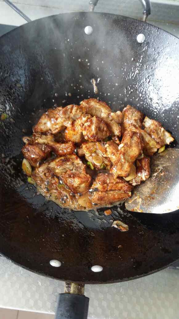 排骨闷米饭 浓香入味是菜也是饭