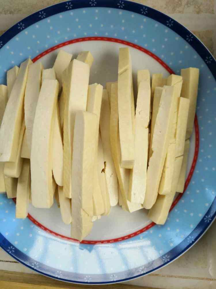 红油笋尖炒双丝的做法，好吃到没话说！