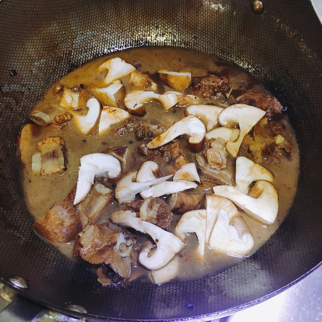 怎么用红烧排骨拌饭，好吃到爆