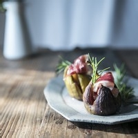 烤无花果配奶酪