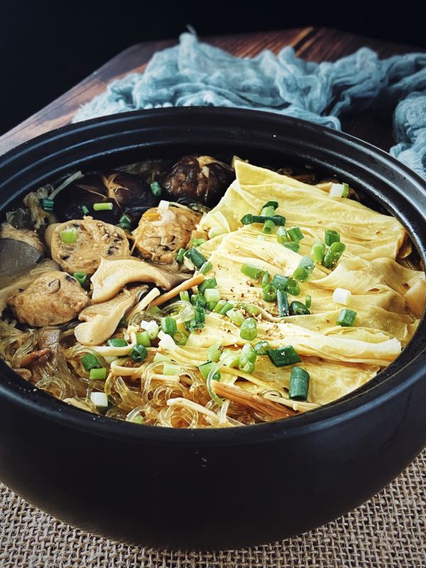 松茸菌菇粉丝煲