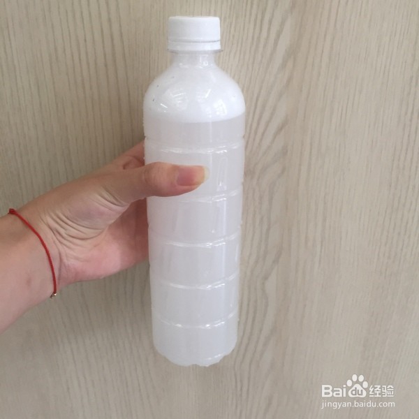 厨房里的顽固油垢,如何轻松清理?