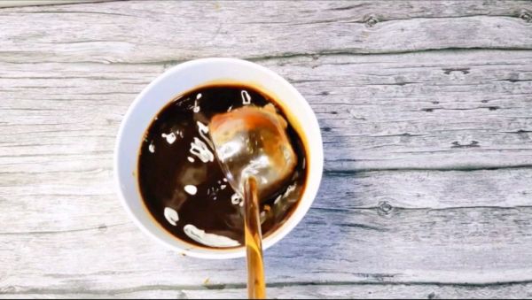 金针菇石屏豆腐煲