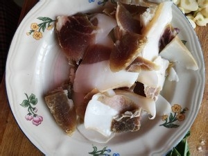 青蒜腊肉炒马蹄