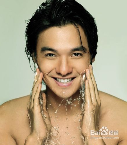 男人该如何保养脸部皮肤