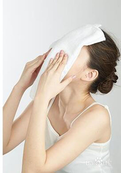 洗面奶洗完脸干燥紧绷怎么办