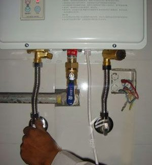 怎样正确安装水槽和热水器