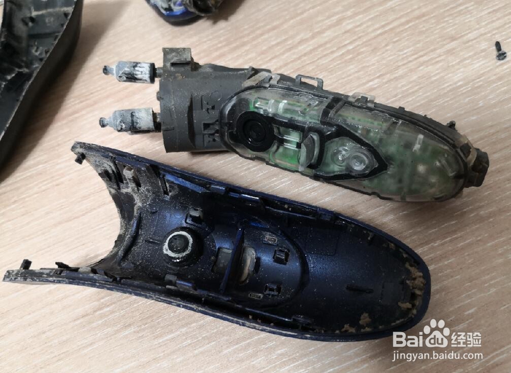 怎样拆卸清洗飞利浦PT868剃须刀内部