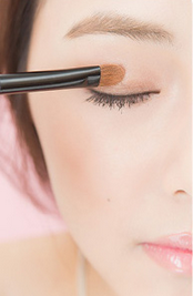 小性感的桃花妆