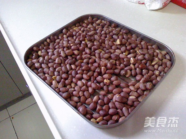 糖霜花生的做法