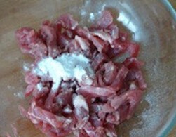 川香牛柳的做法