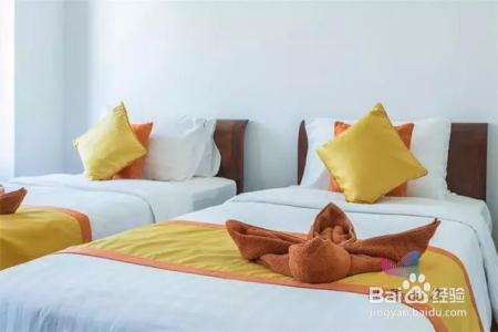 酒店客房床尾为什么要放一块布?很多人都不清楚…