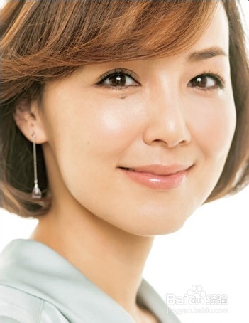 名媛教学眼妆技巧，眼影烟熏妆