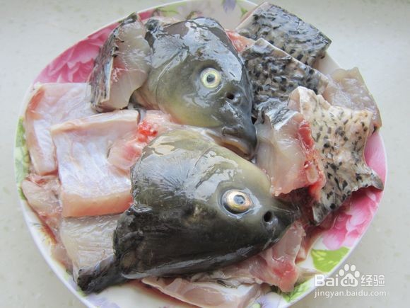 蘑菇炖鲤鱼的做法