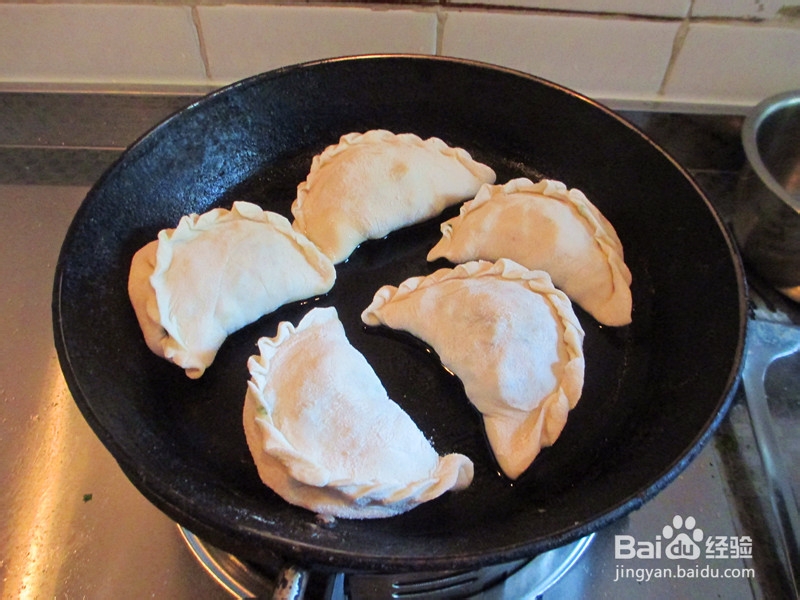 盛夏美食韭菜盒子