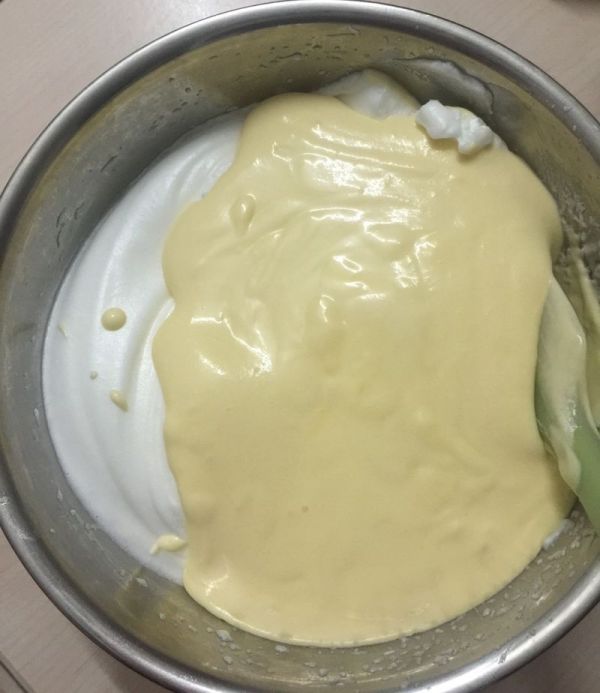 拉花轻乳酪蛋糕