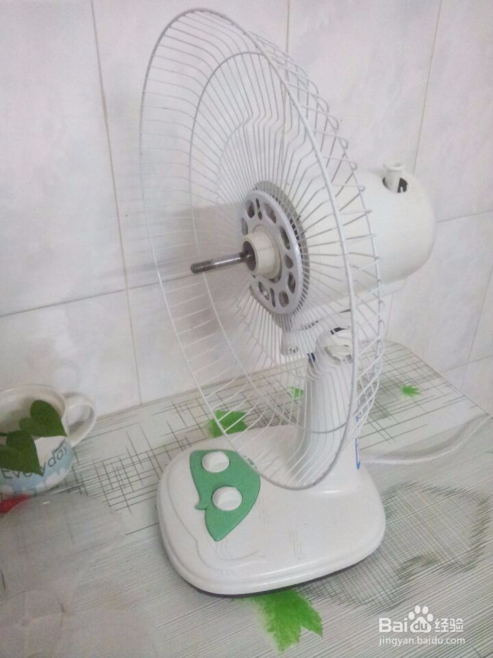 立体圆形小风扇的拆装方法