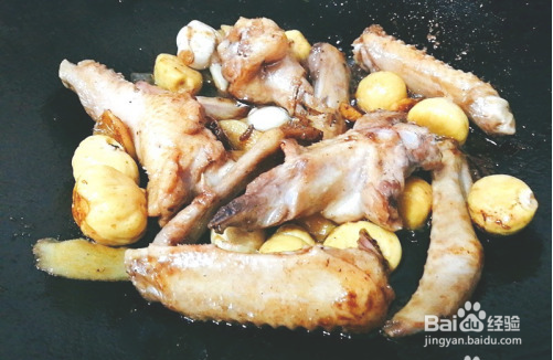 鸭肉焖板栗怎么做