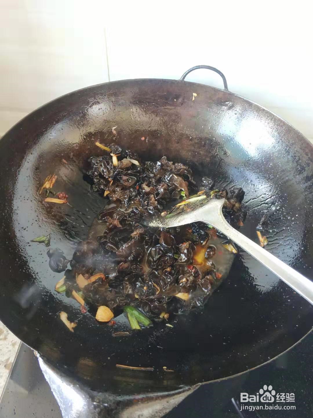 木耳炒腐竹的做法