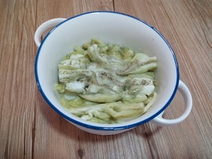蒸茄子拌皮蛋